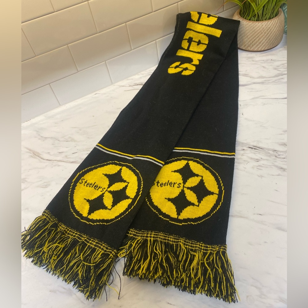 Pittsburgh Steelers football scarf